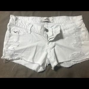 White hollister cutoffs w25